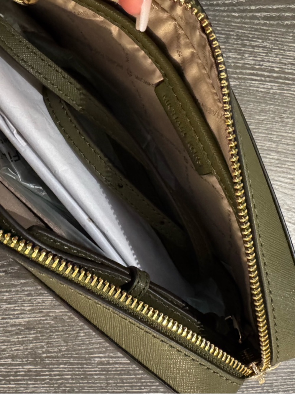 MICHAEL KORS Olive Leather Crossbody with Gold Hardware - Picture 3 of 6